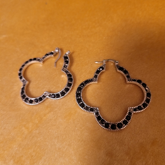 Earrings - Picture 4 of 4